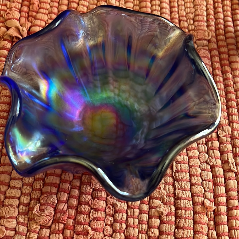 5 inch length 3 inch height glass bowl with iridescent blue paperweight egg - Picture 8 of 8